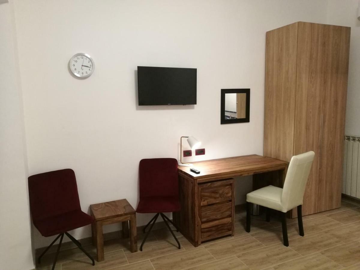Al Trenino Accomodation Hotel Рим Екстериор снимка