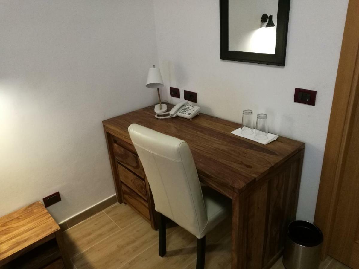 Al Trenino Accomodation Hotel Рим Екстериор снимка