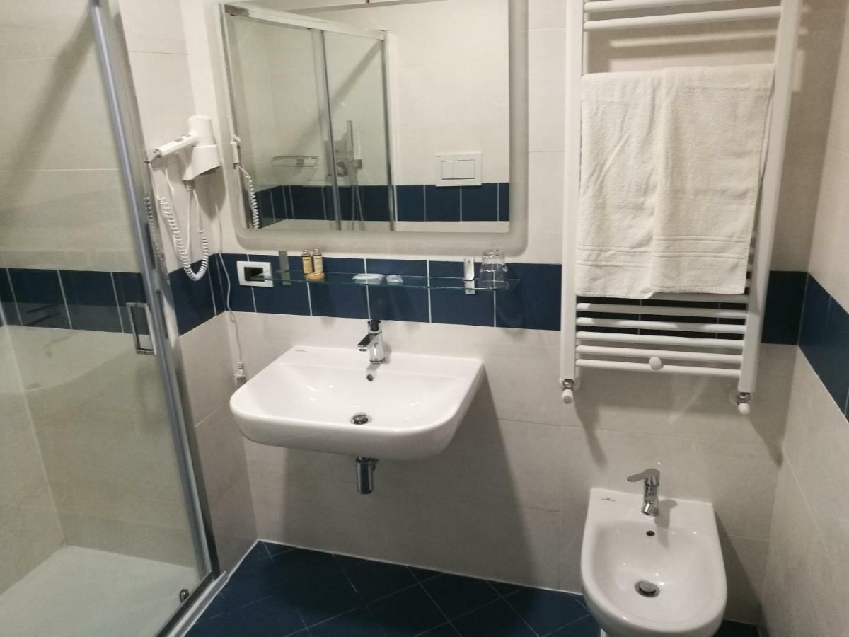 Al Trenino Accomodation Hotel Рим Екстериор снимка